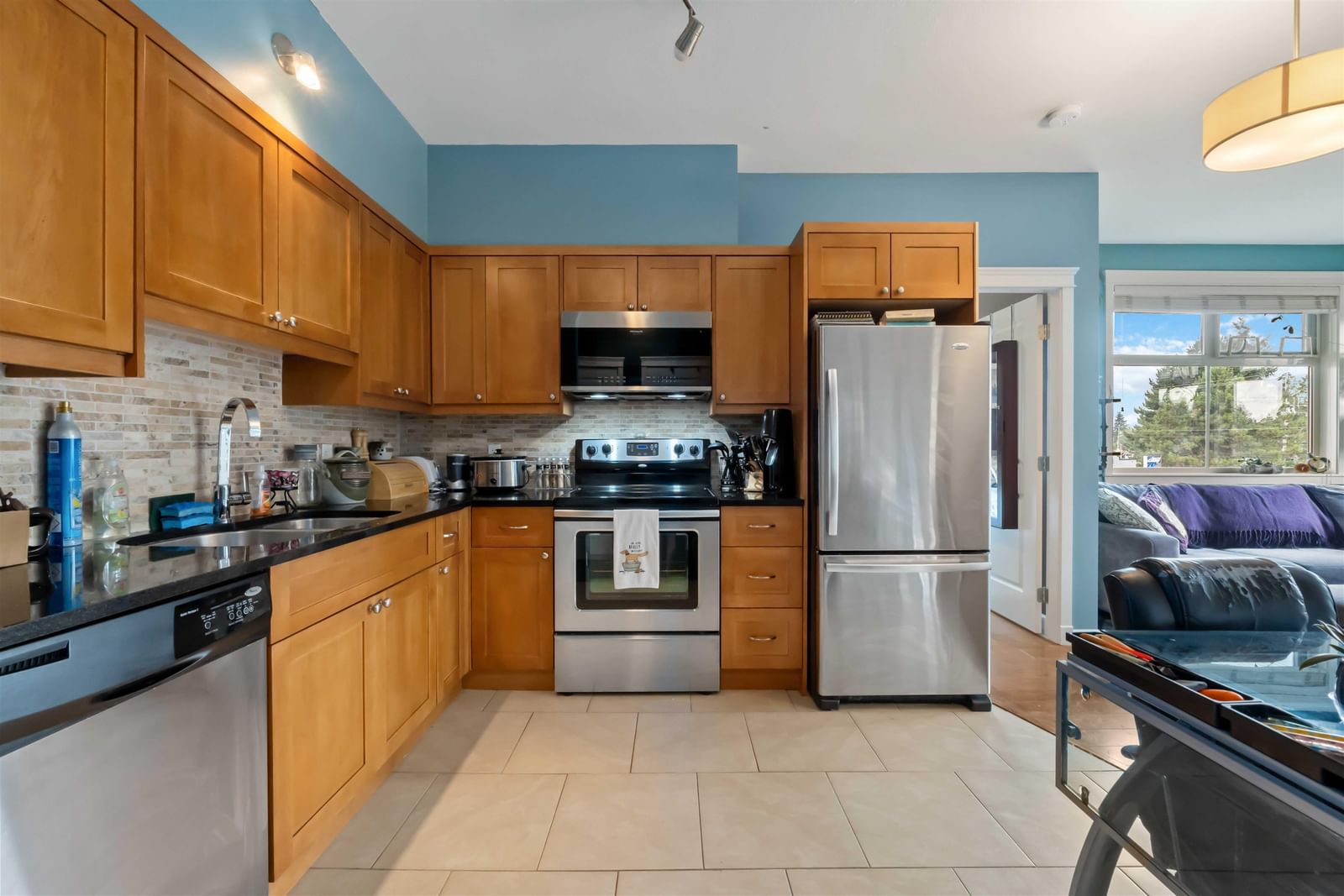 Listing Image 12