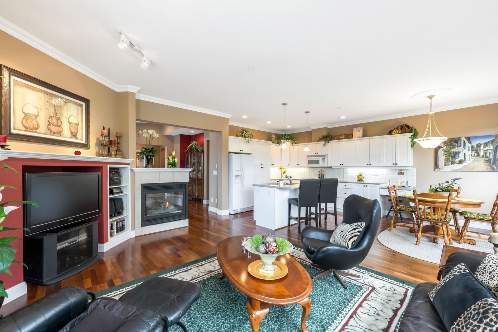 Listing Image 11