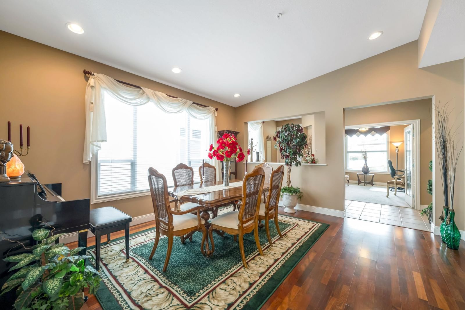 Listing Image 15