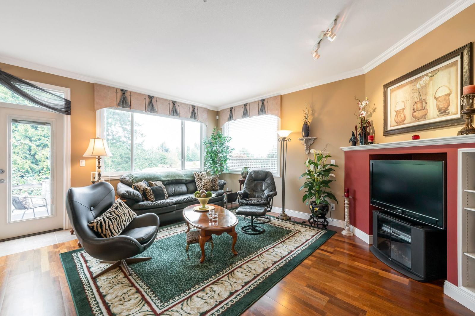 Listing Image 9