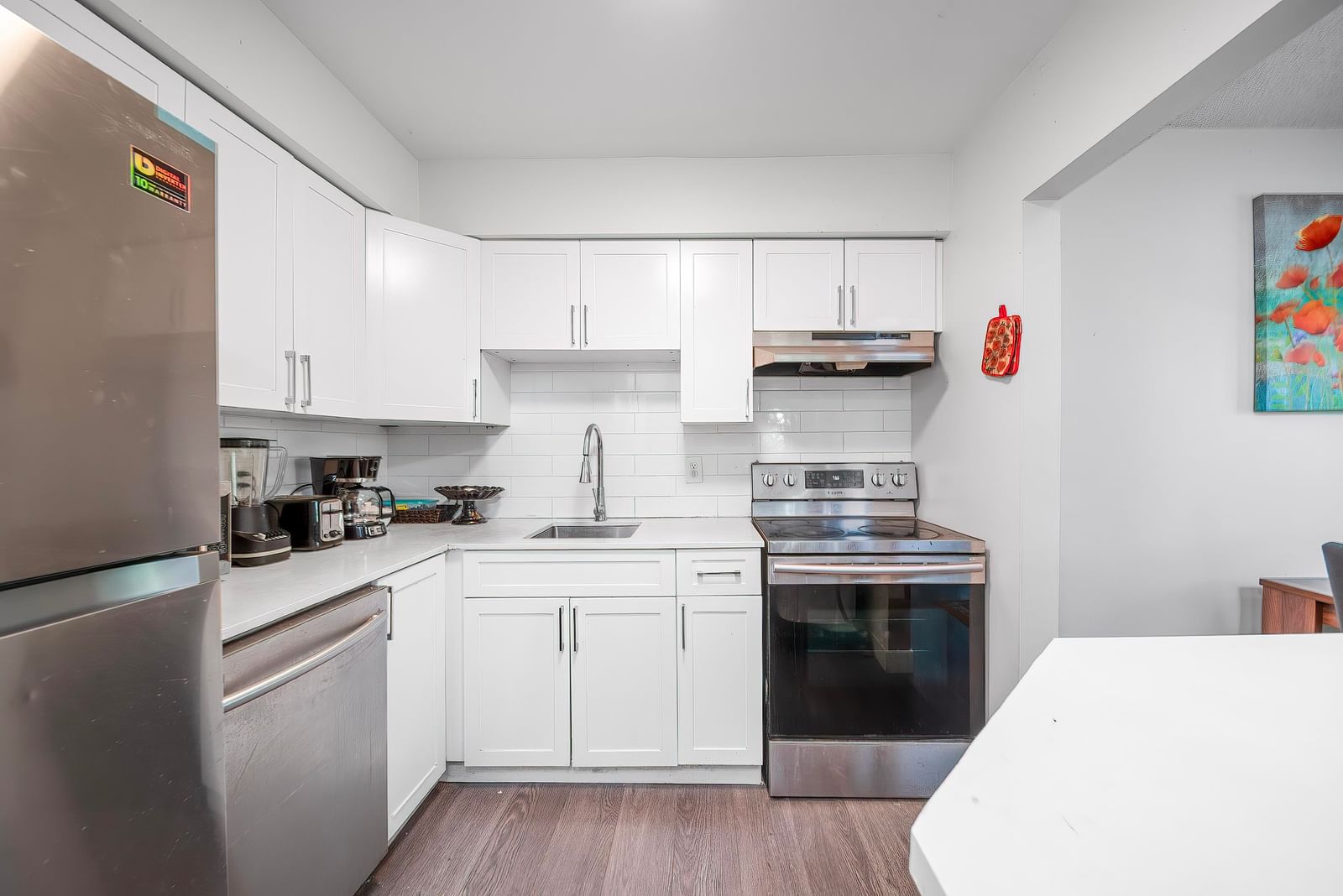 Listing Image 10