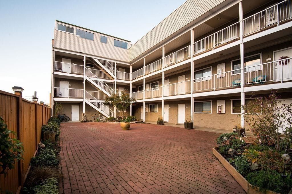 Listing Image 6