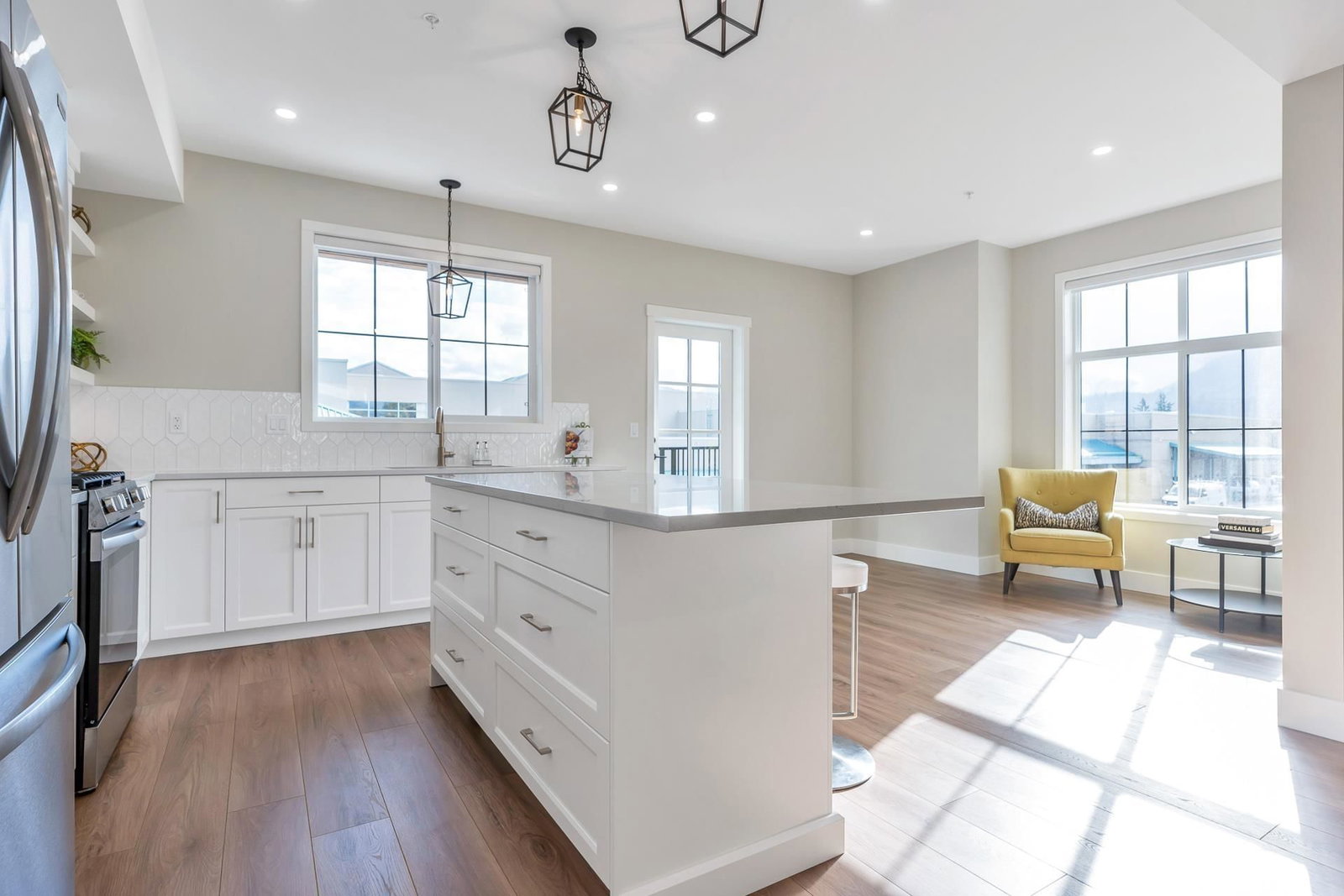 Listing Image 9