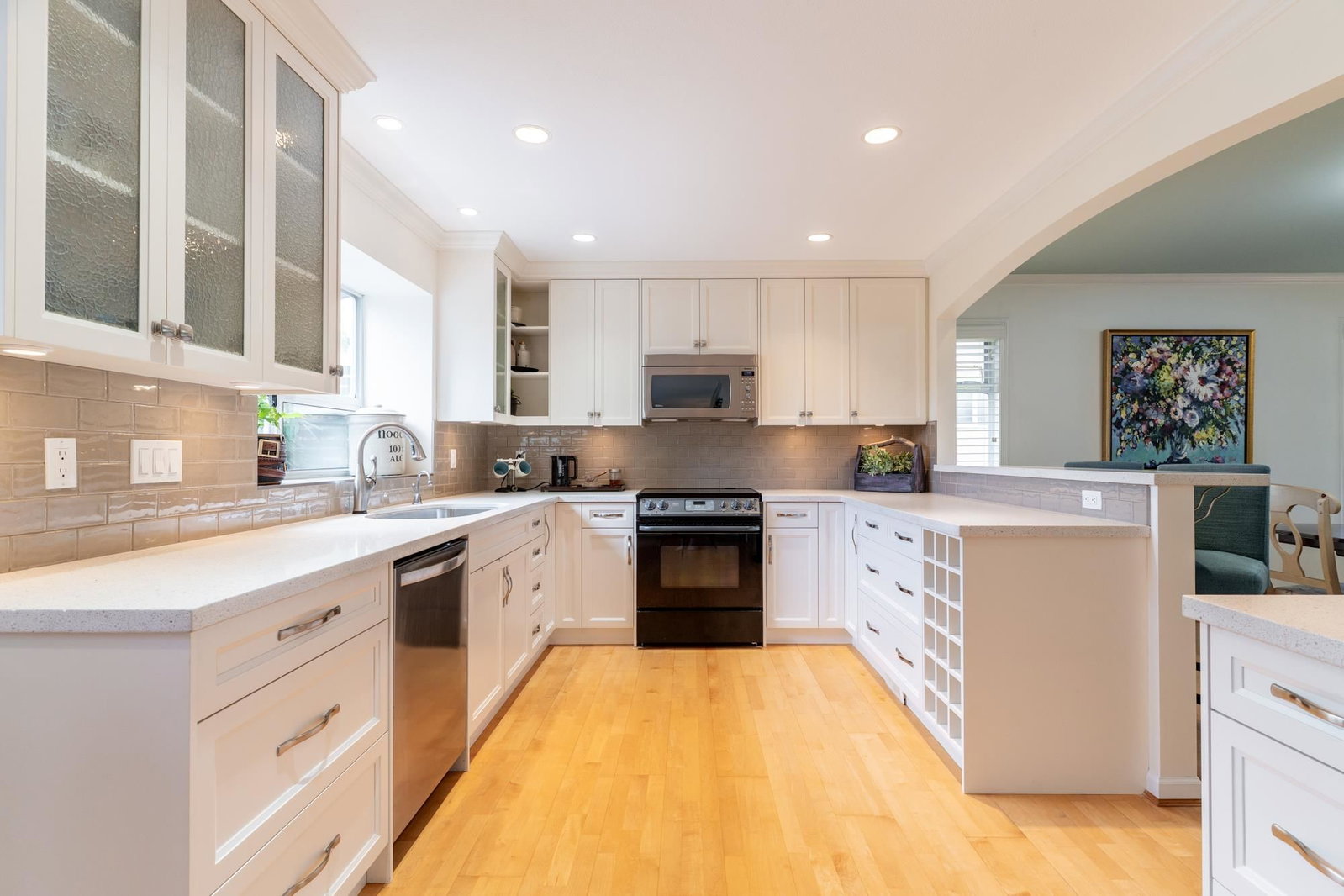 Listing Image 11