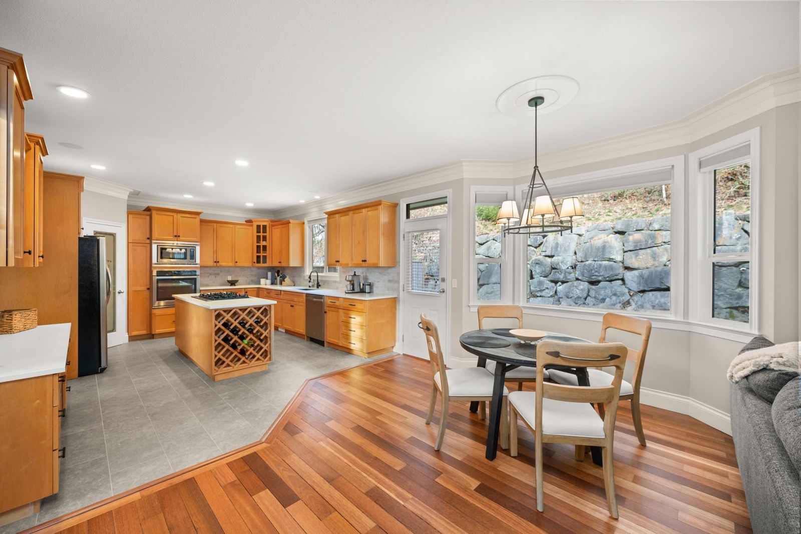 Listing Image 13