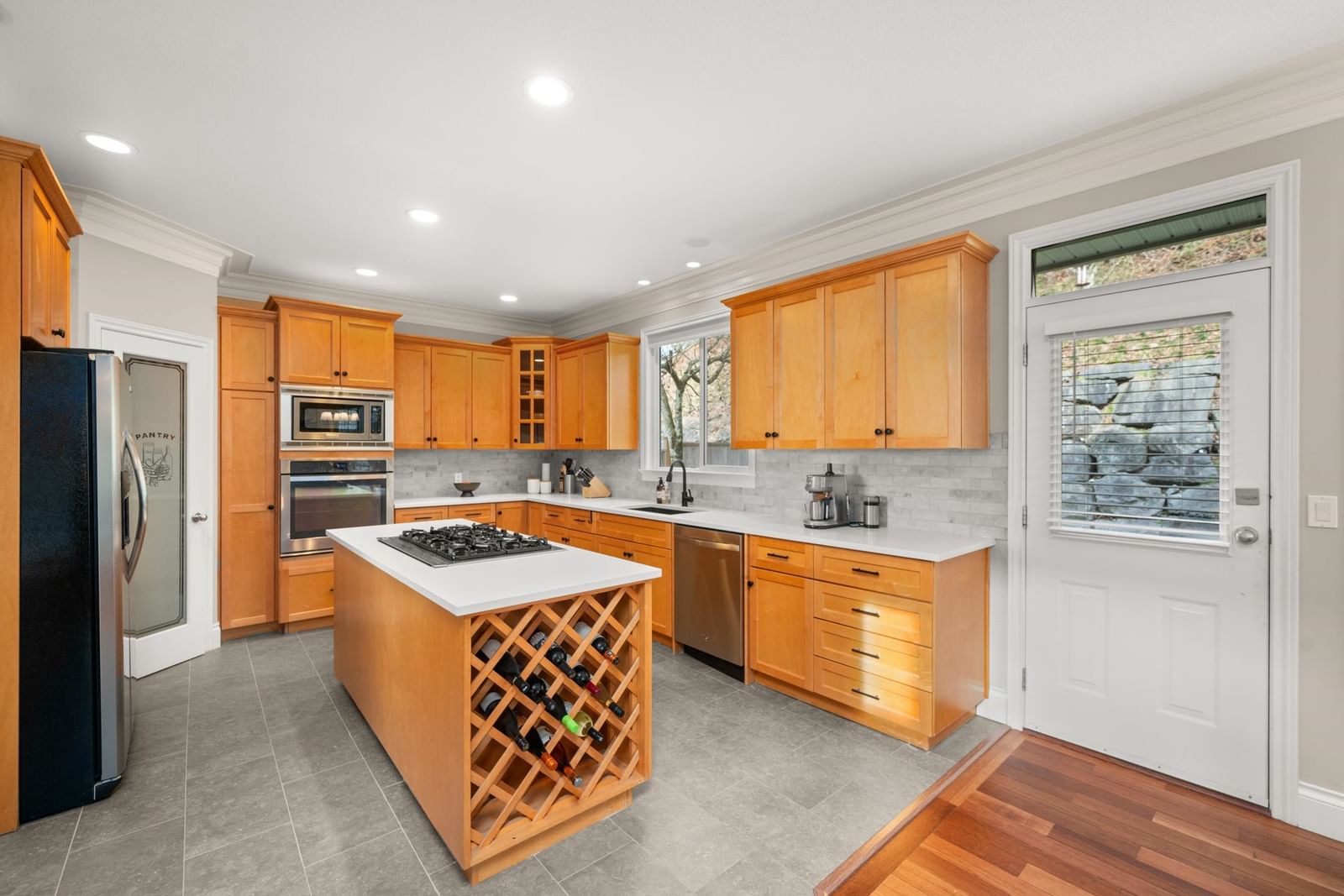 Listing Image 15
