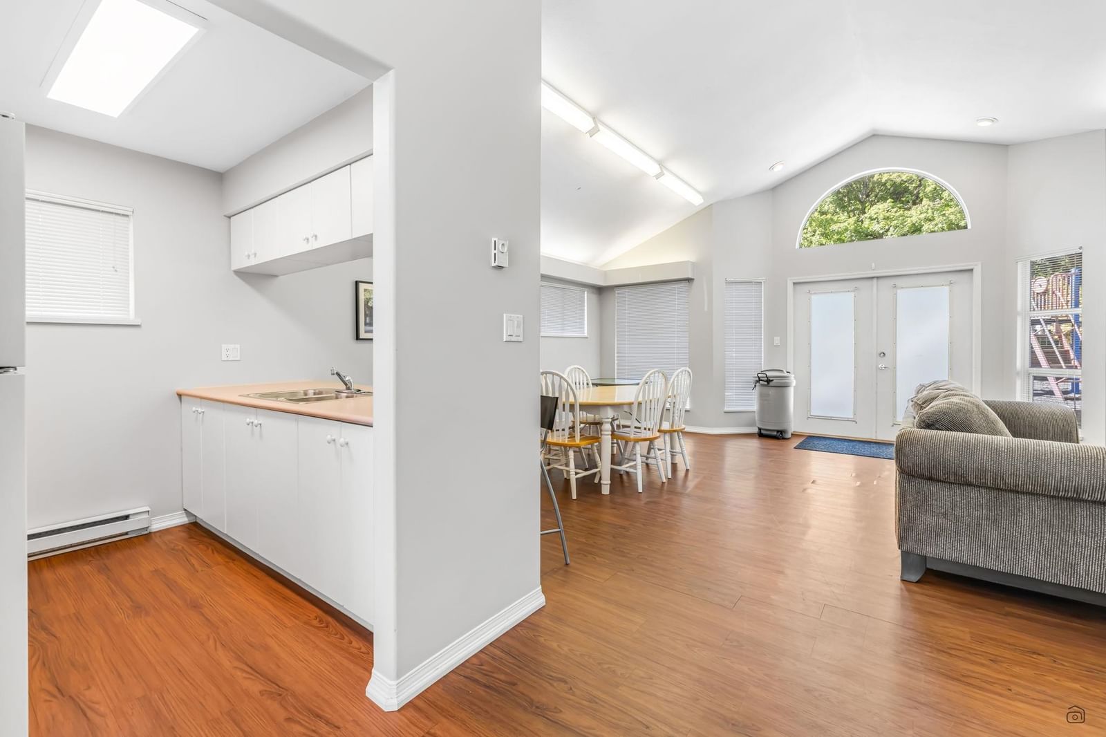 Listing Image 16