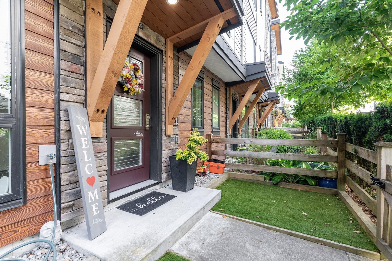 Listing Image 5