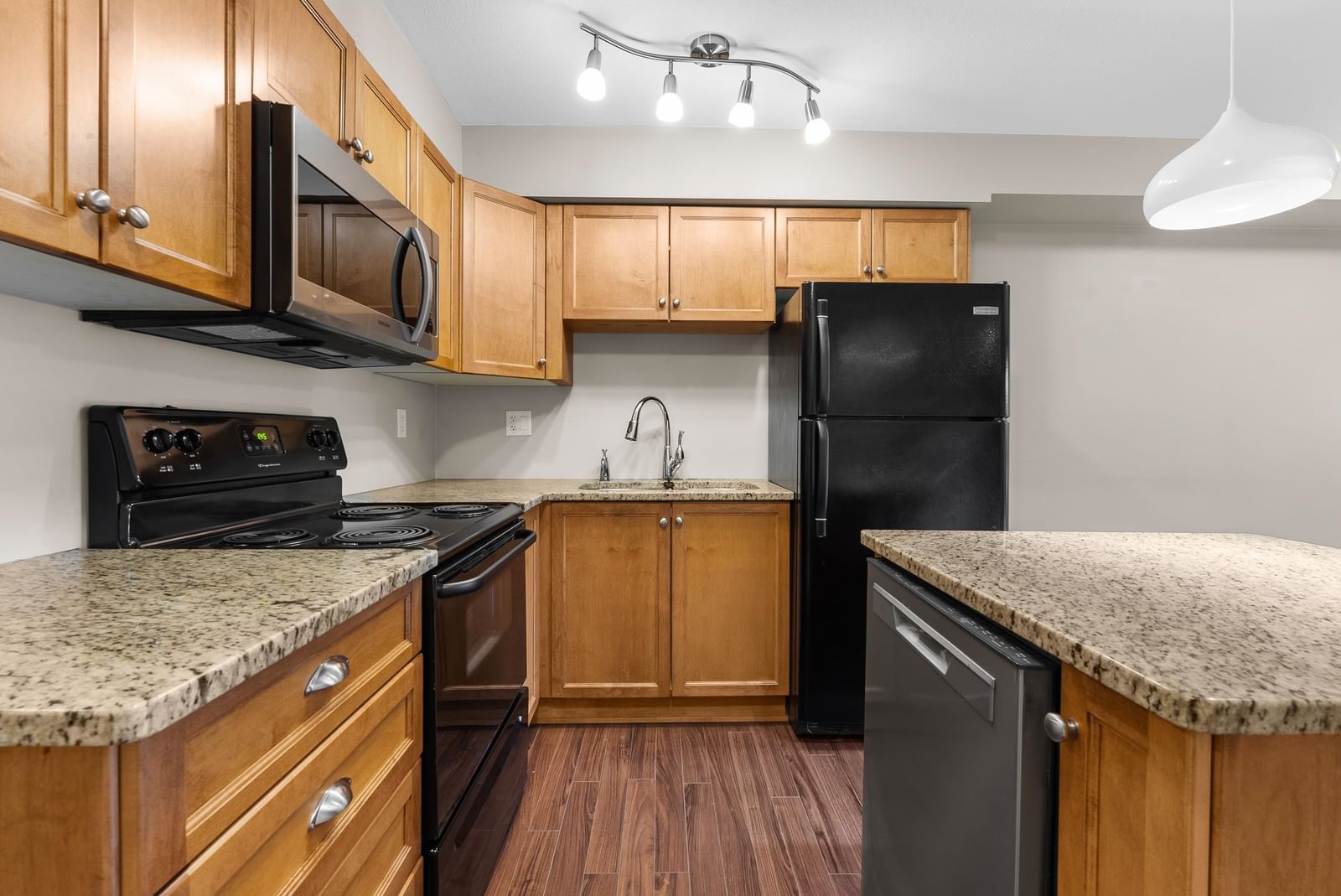 Listing Image 14