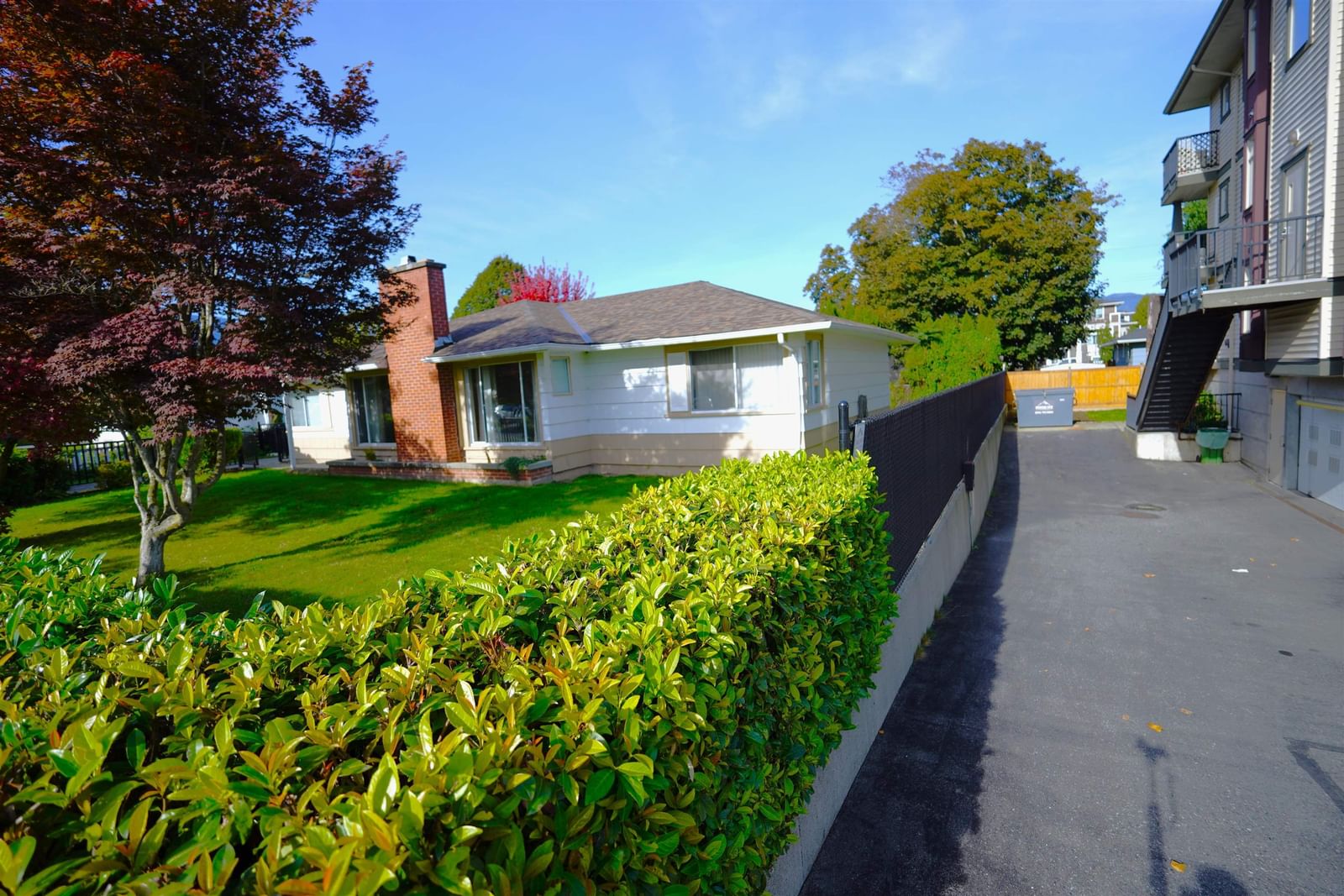 Listing Image 6