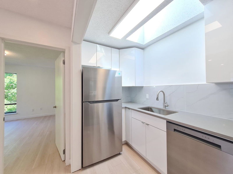 301 - 8645 Osler Street, Vancouver, V6P 4E6 | Image 2