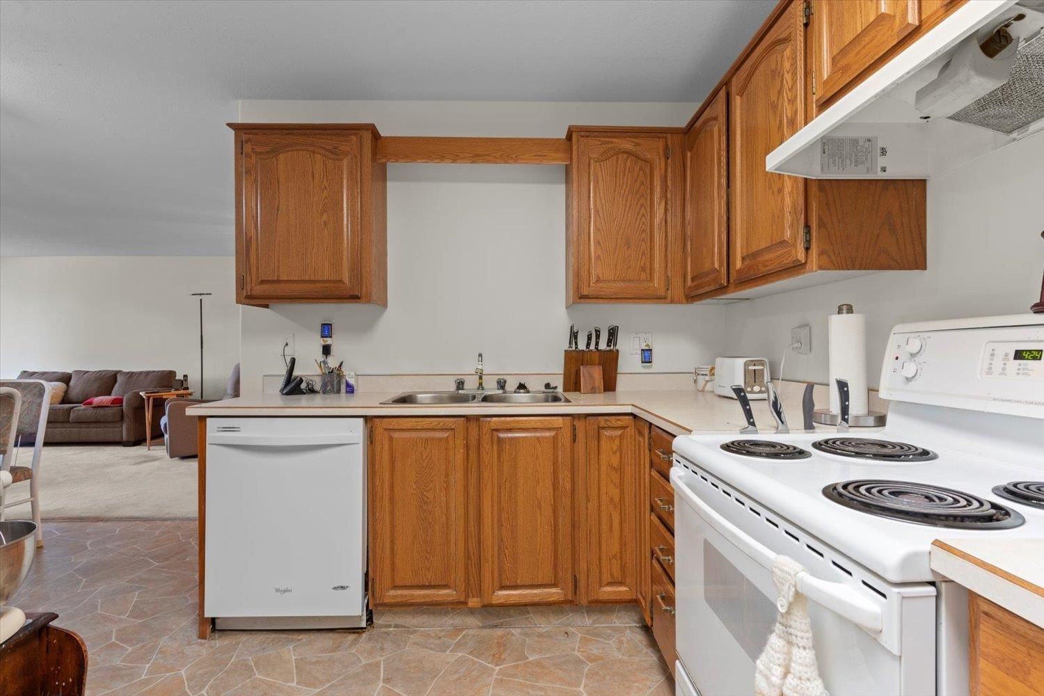 Listing Image 16