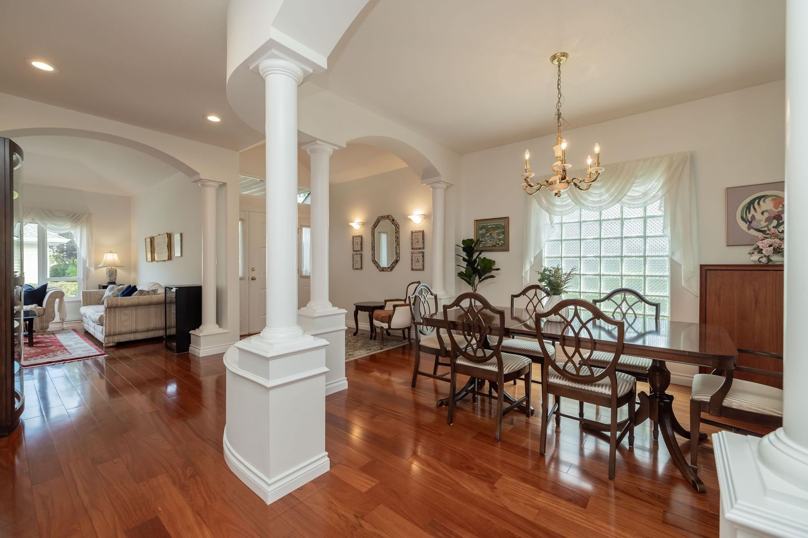 Listing Image 10
