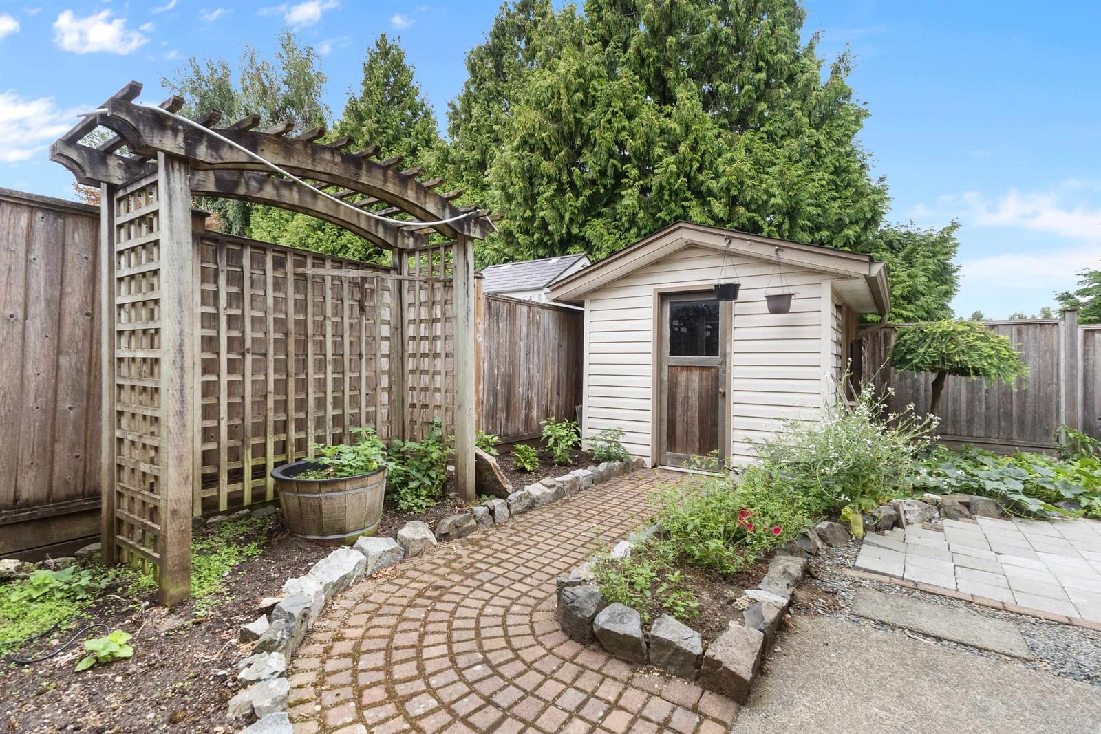 Listing Image 22