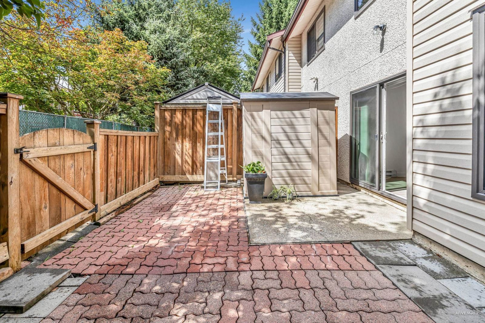 Listing Image 21