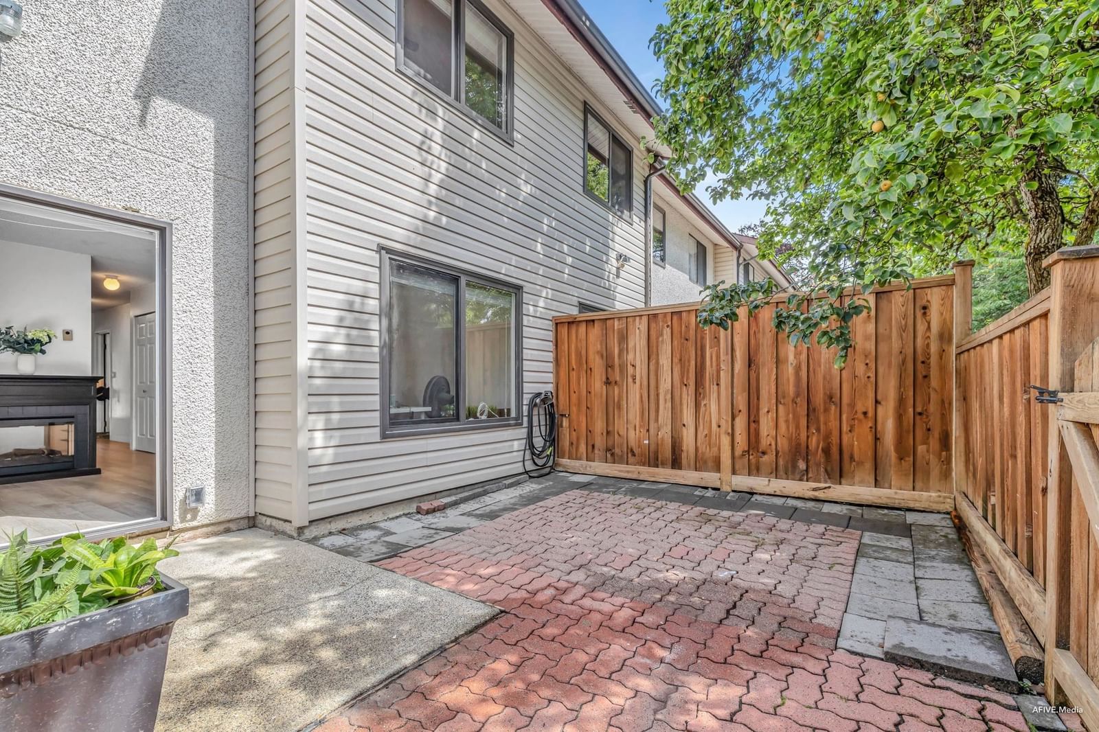 Listing Image 22