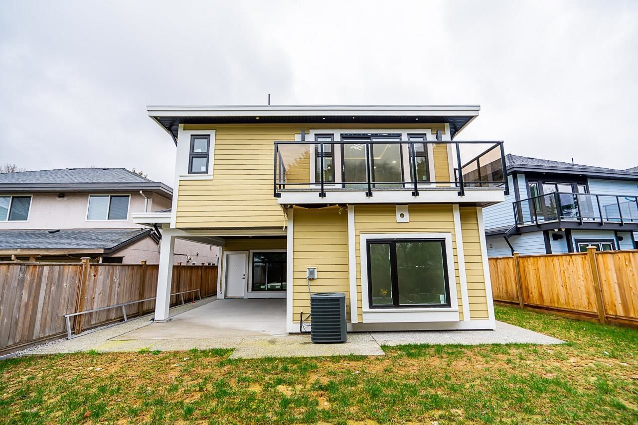 Listing Image 11