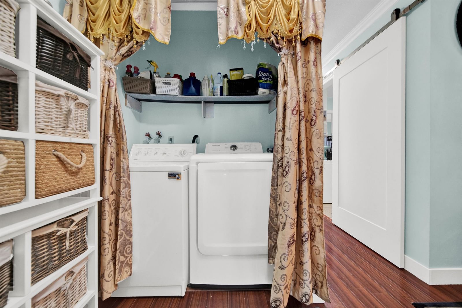 Listing Image 11