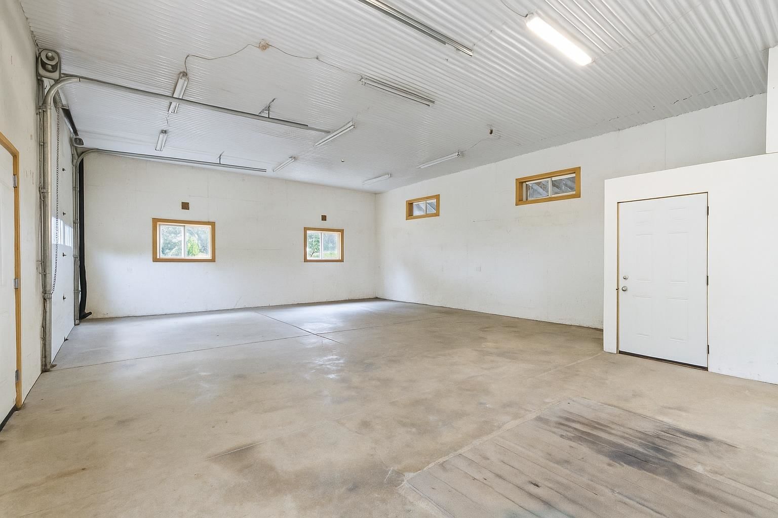 Listing Image 27