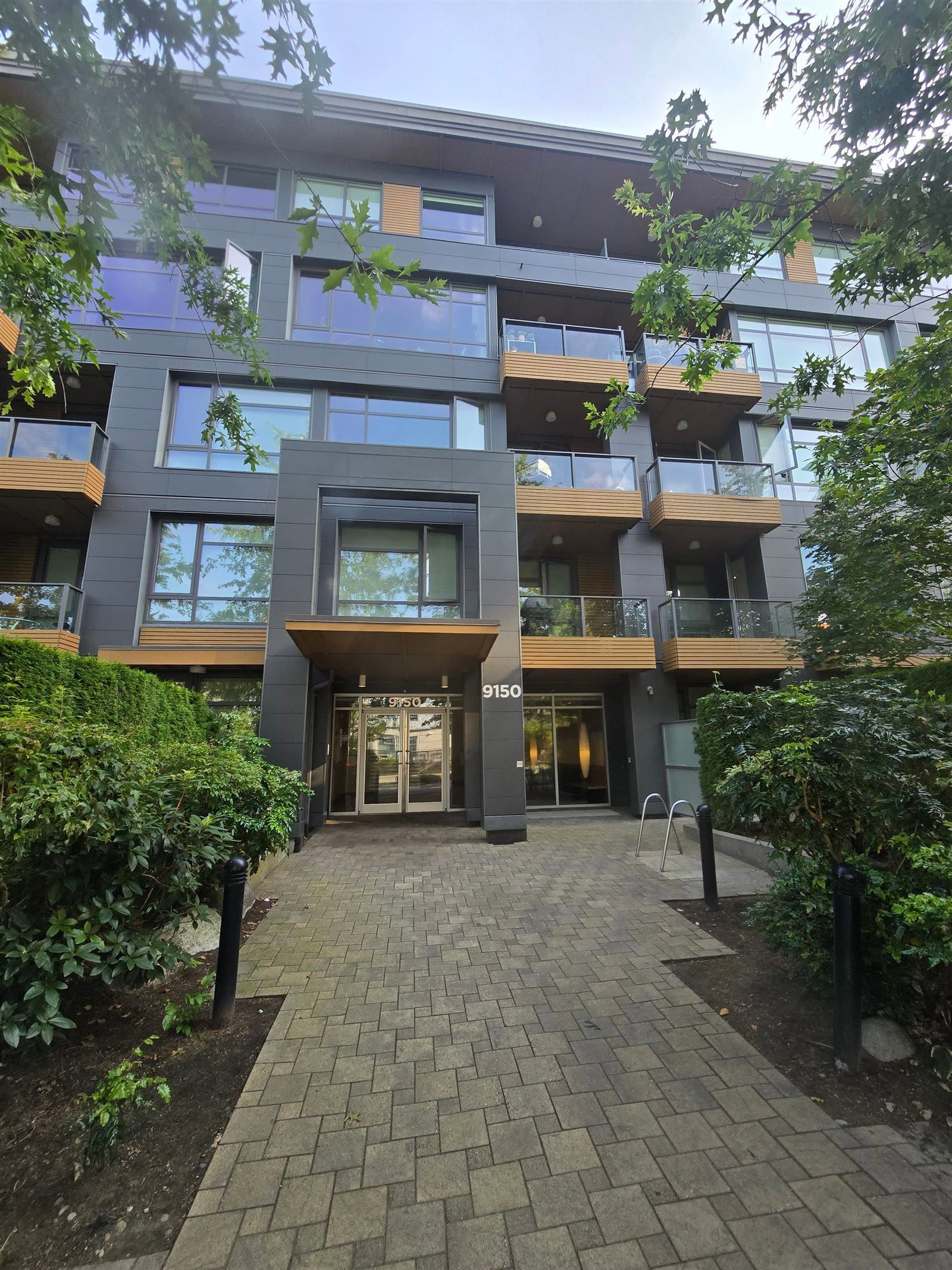Listing Image 12