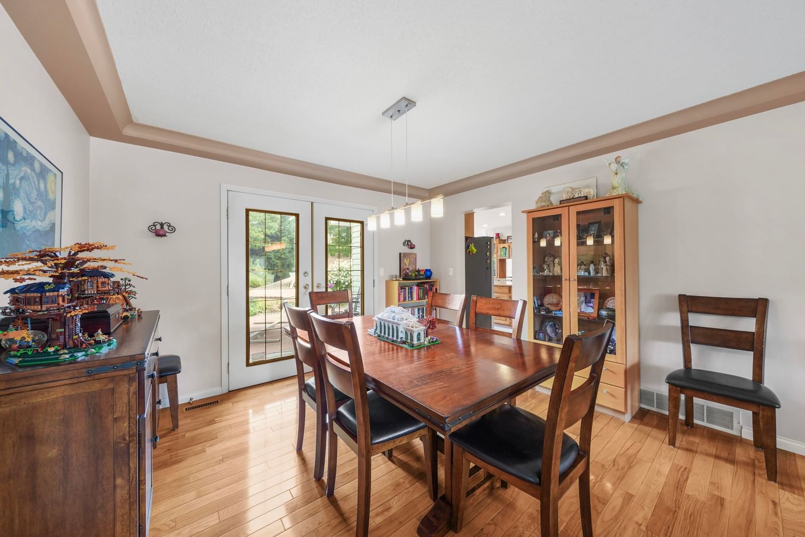 Listing Image 8