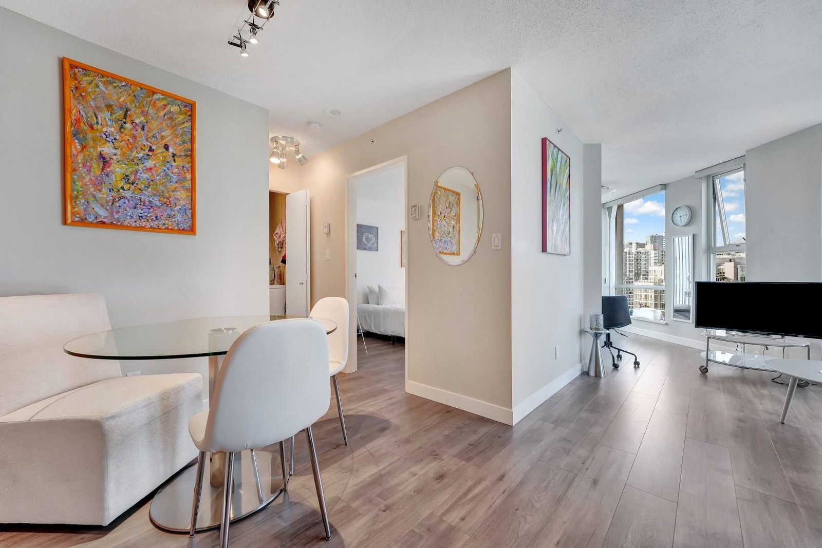 Listing Image 10