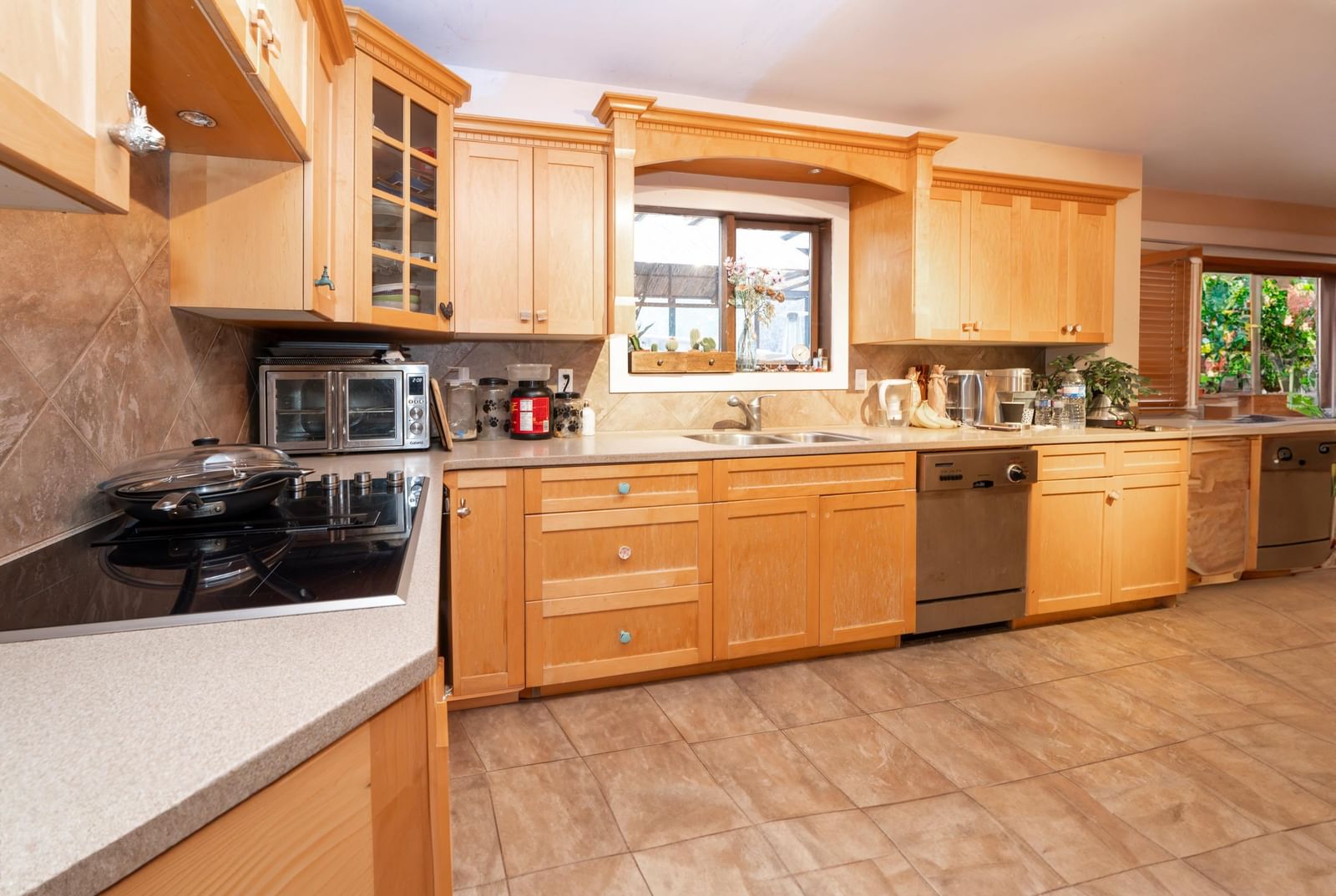 Listing Image 12