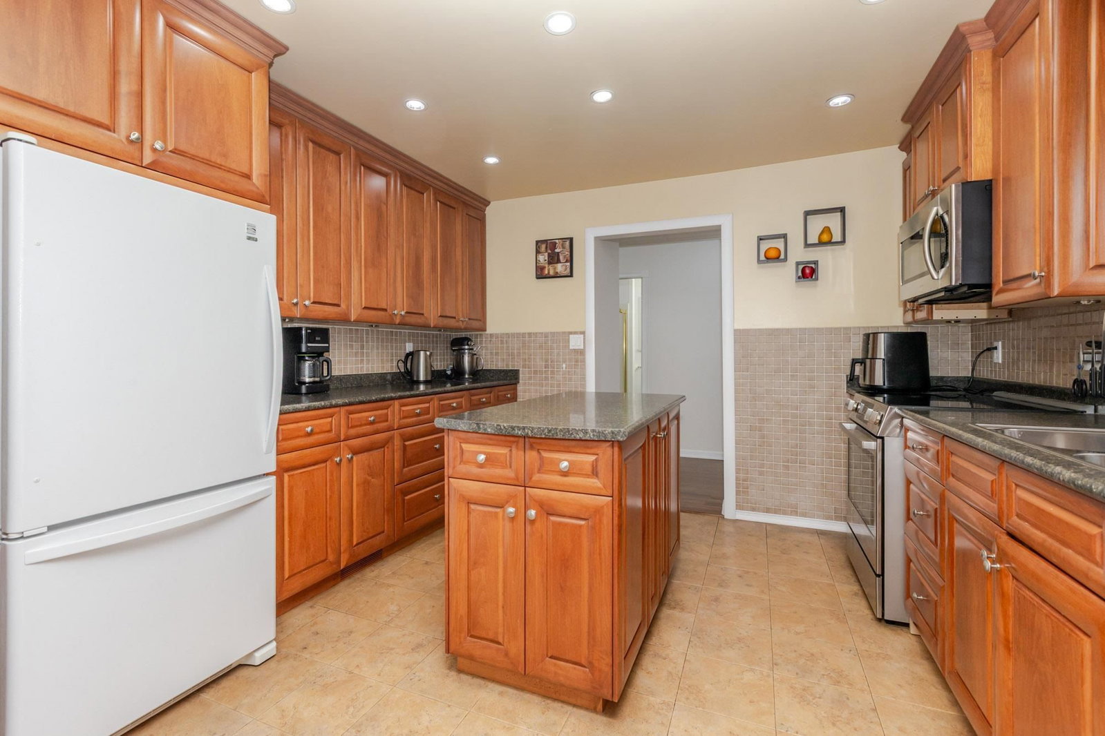 Listing Image 9