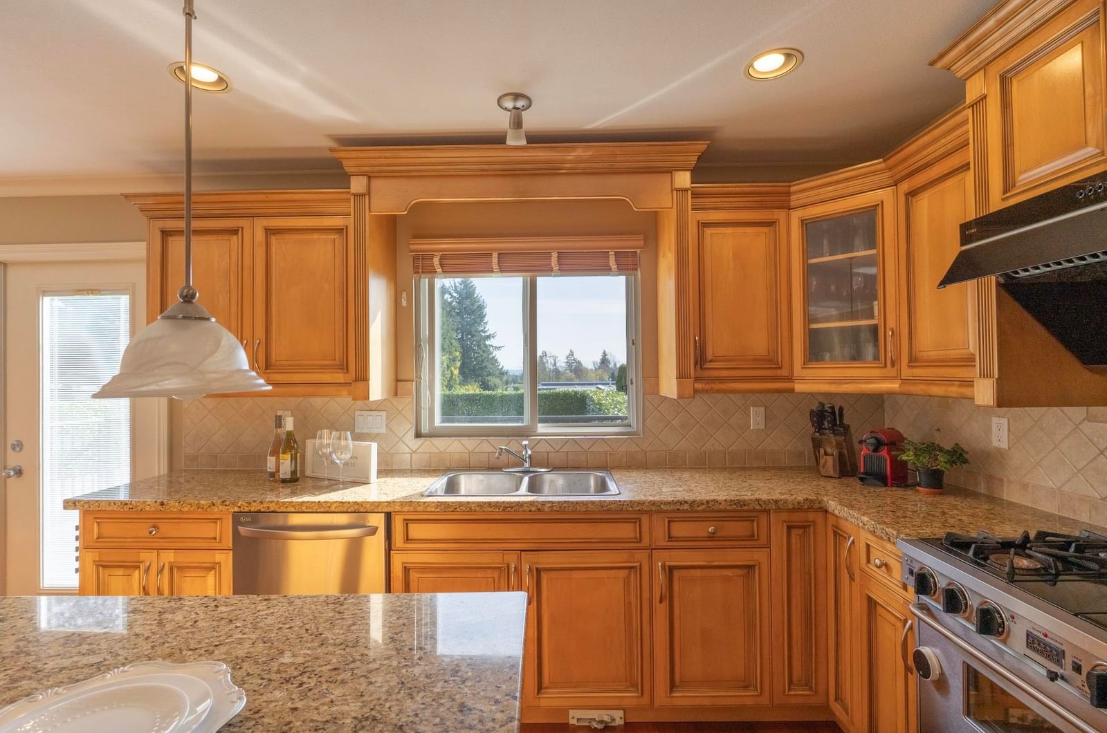 Listing Image 10
