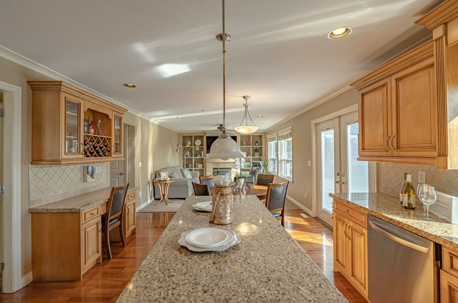 Listing Image 12