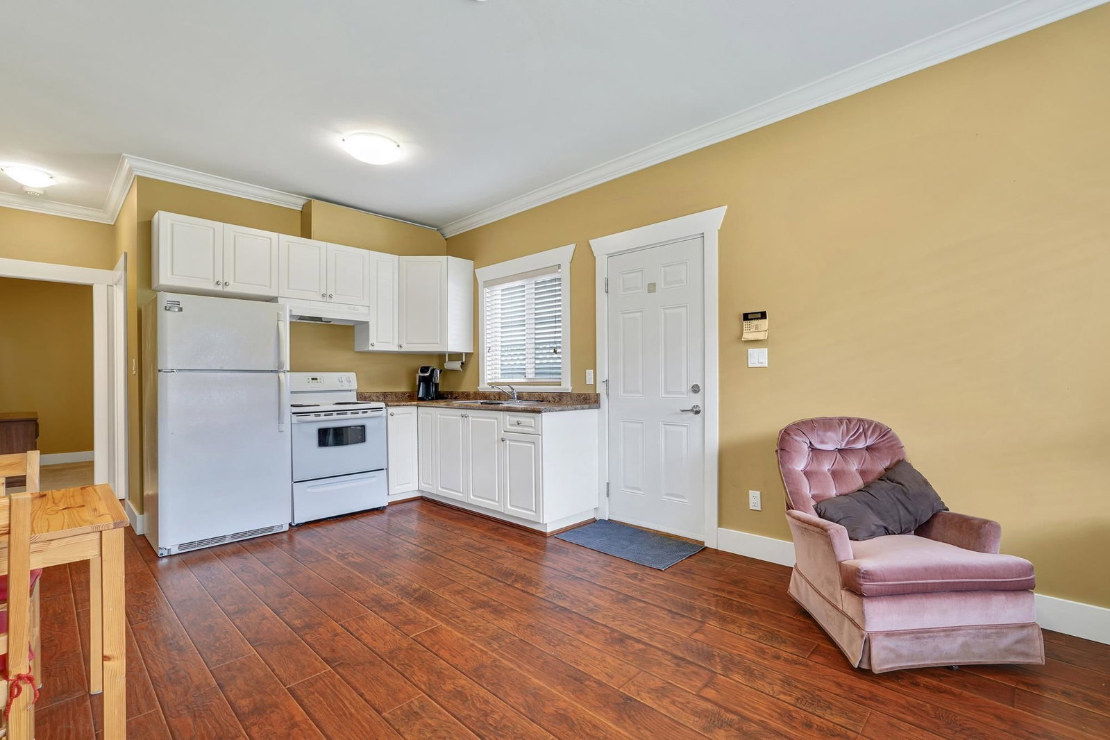 Listing Image 16