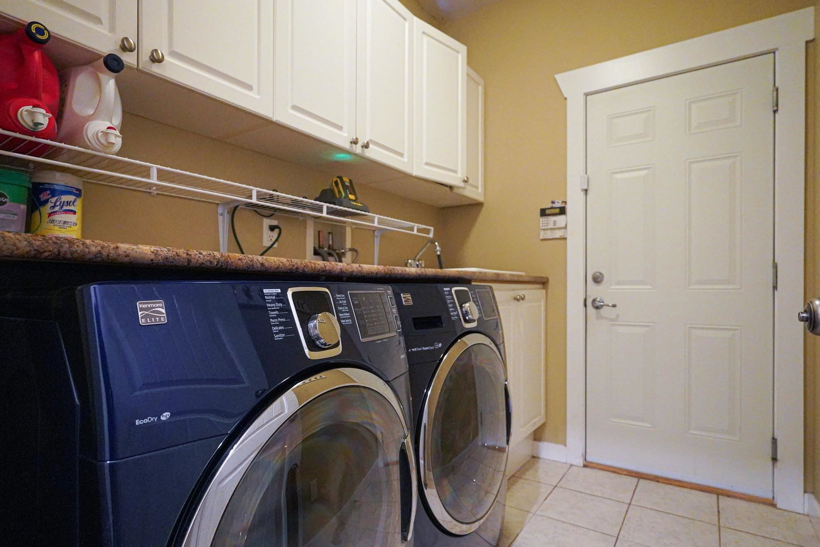 Listing Image 19