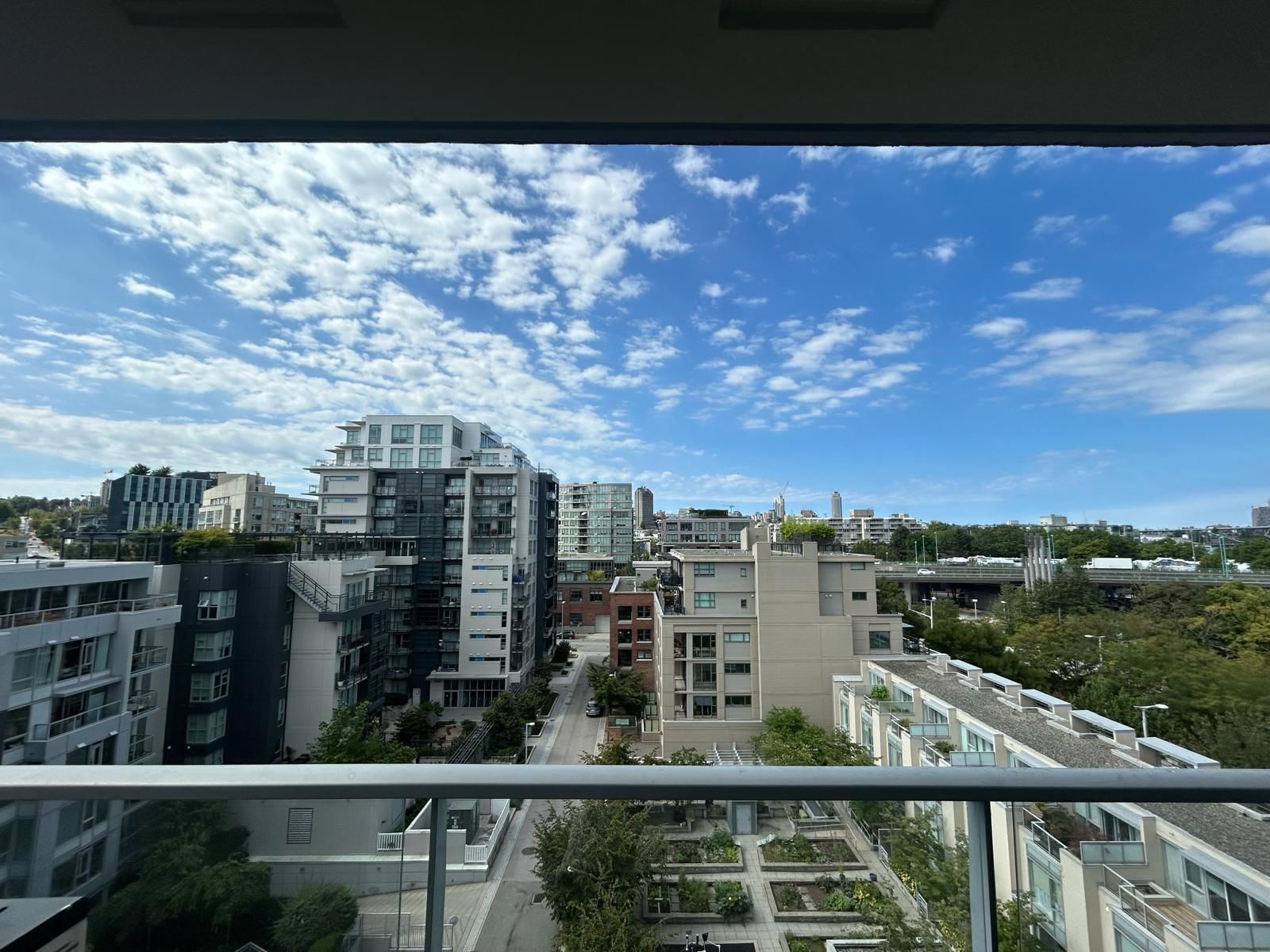 Listing Image 6
