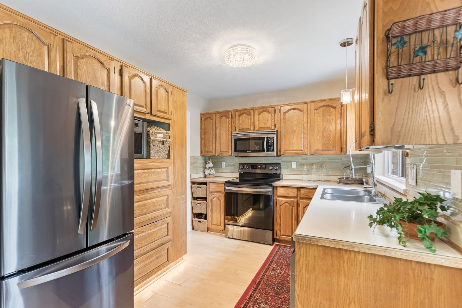 Listing Image 10