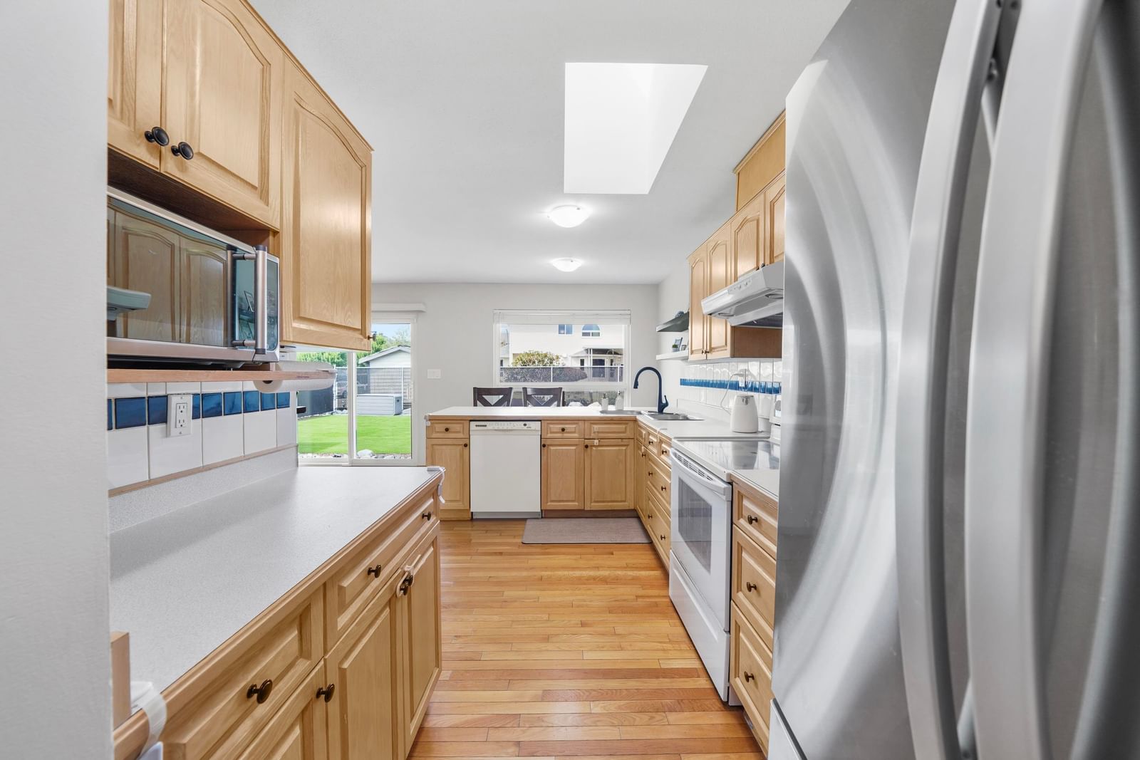 Listing Image 12