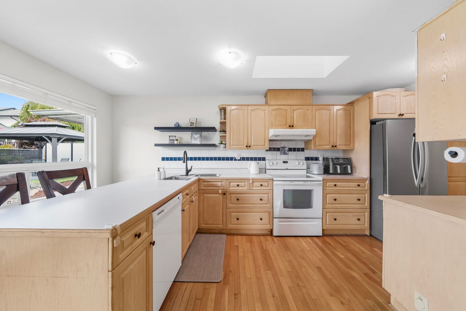 Listing Image 15