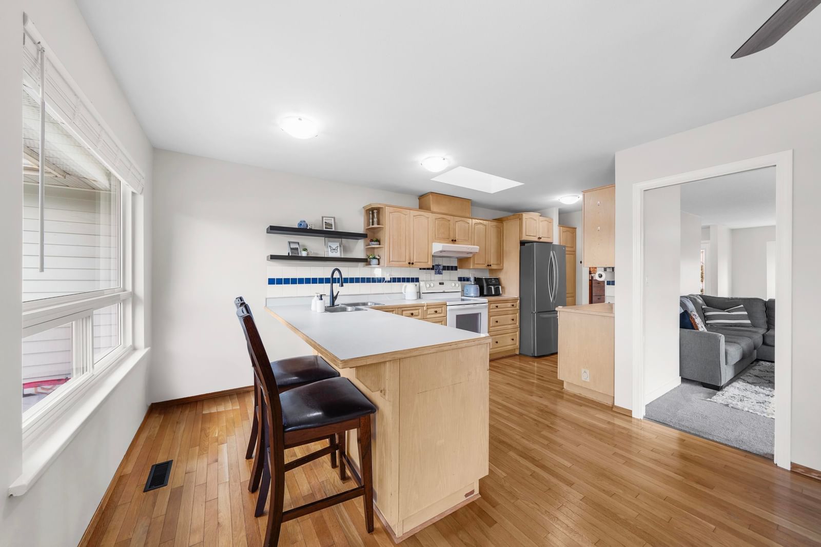 Listing Image 16