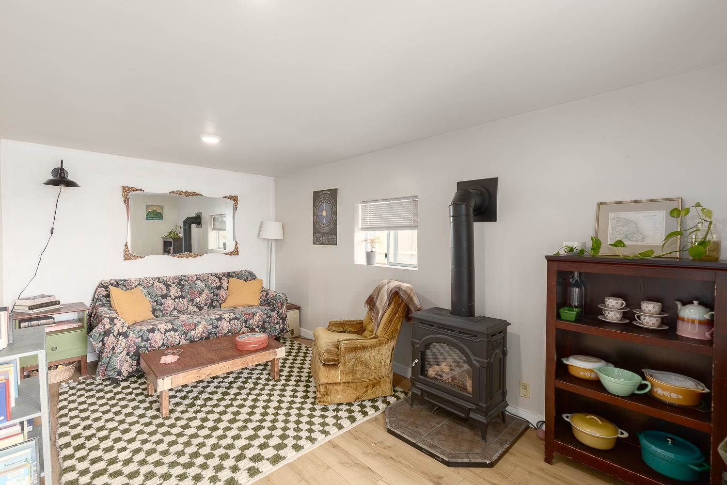 Listing Image 14