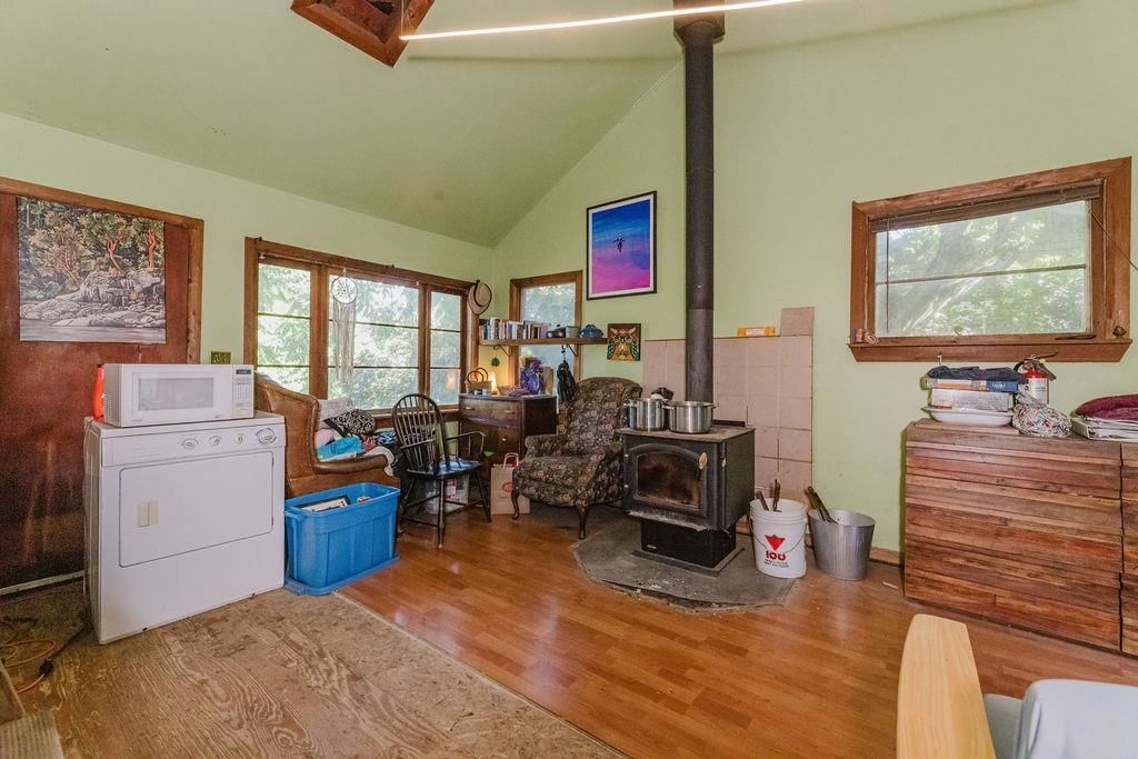 Listing Image 9