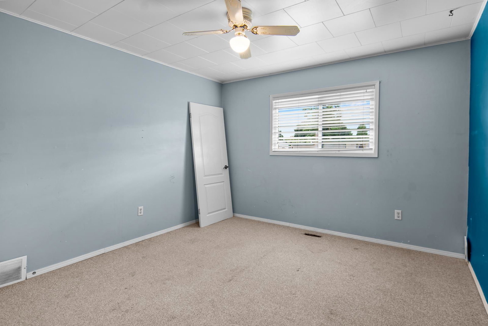 Listing Image 30