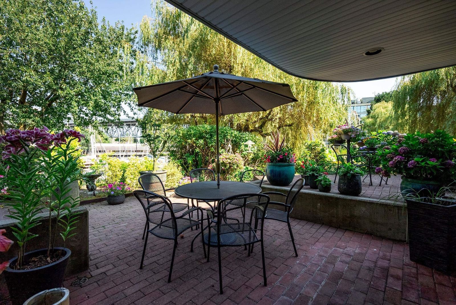 Listing Image 11