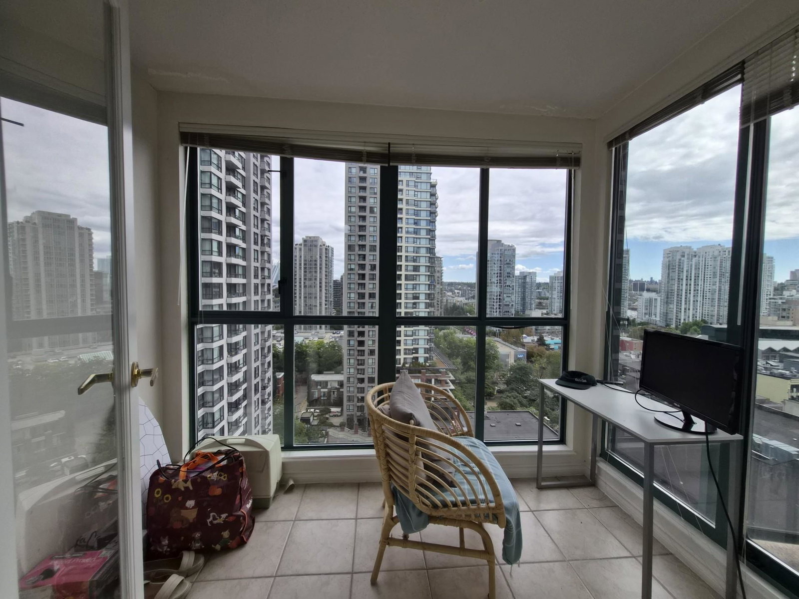 Listing Image 5