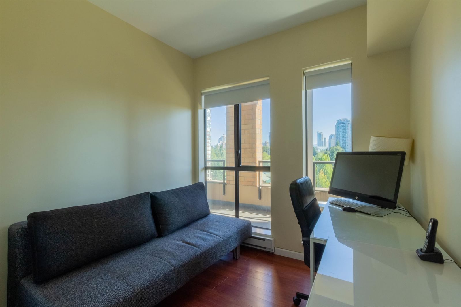 Listing Image 12