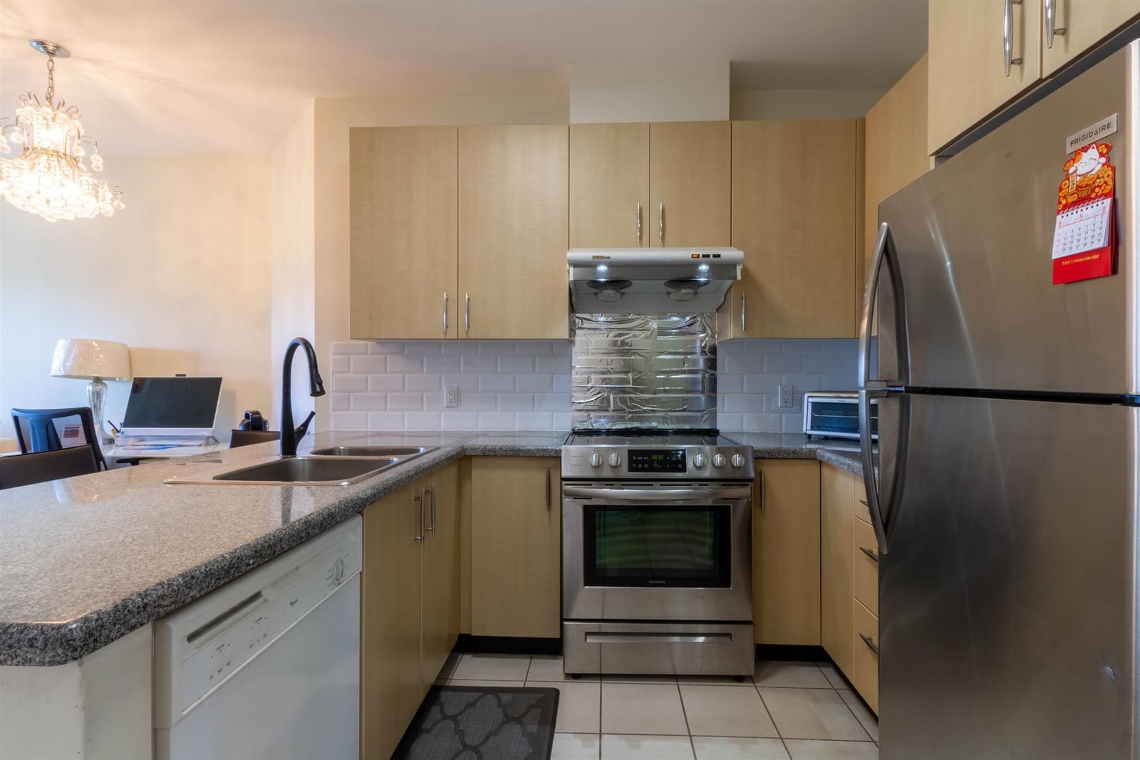 Listing Image 9