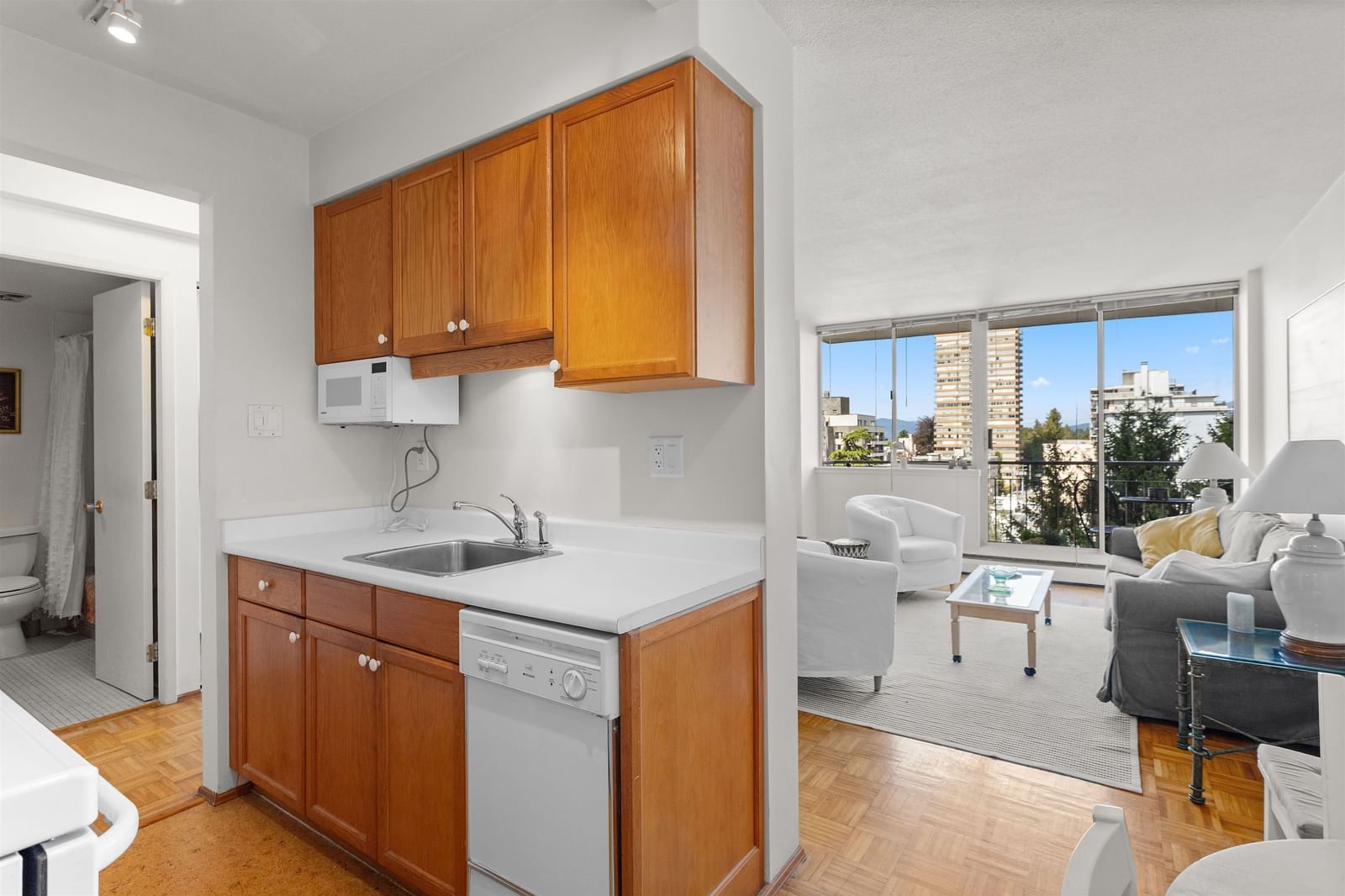 Listing Image 12