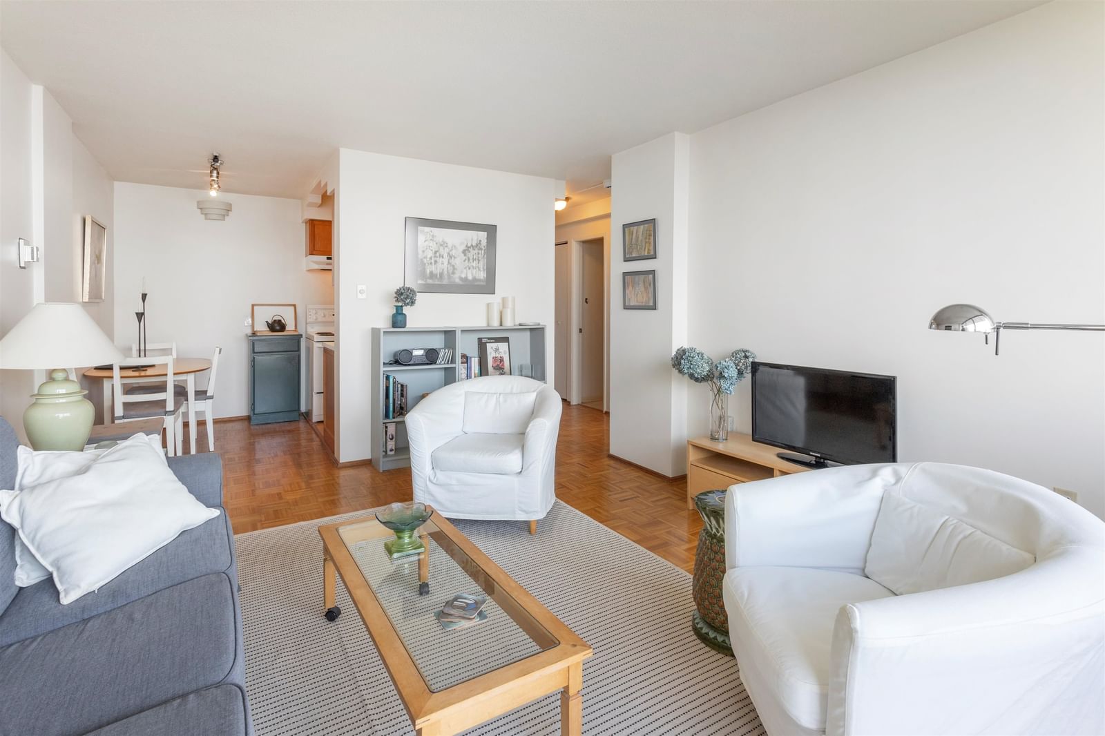 Listing Image 9