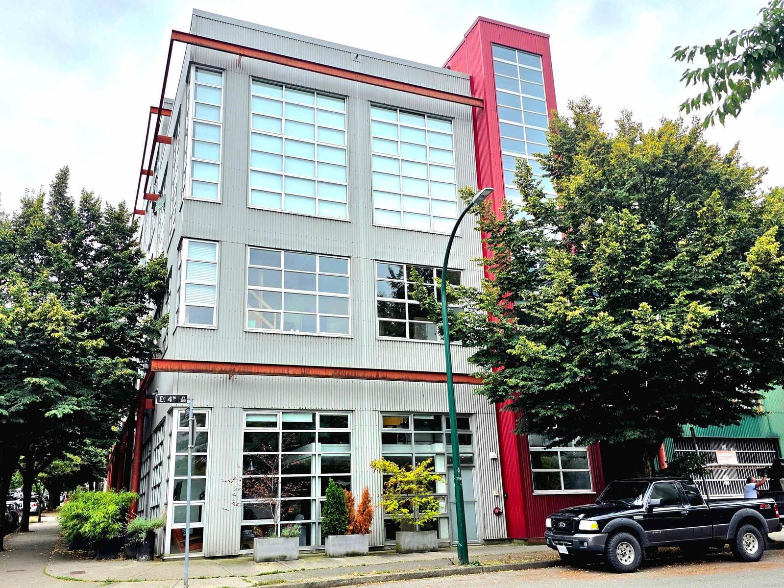Listing Image 1