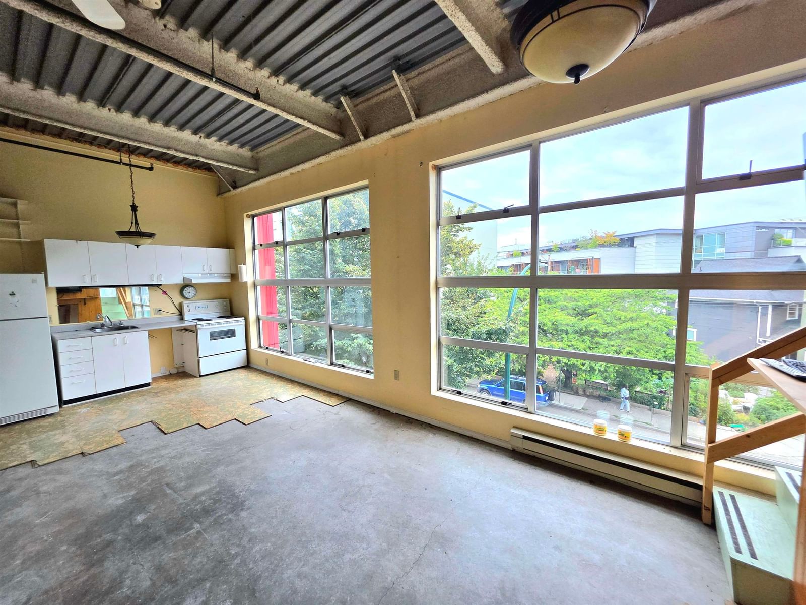 Listing Image 11