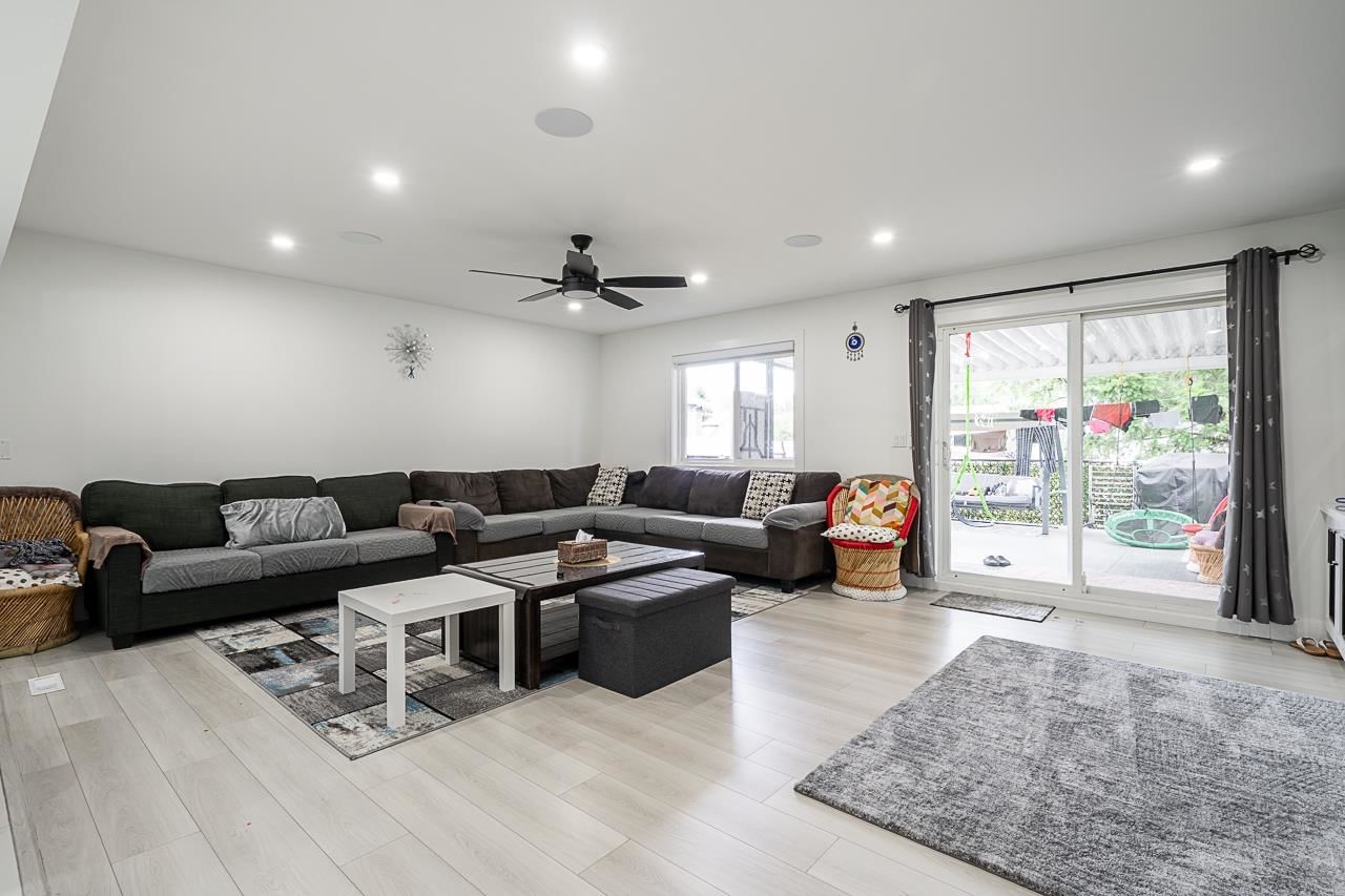 Listing Image 10