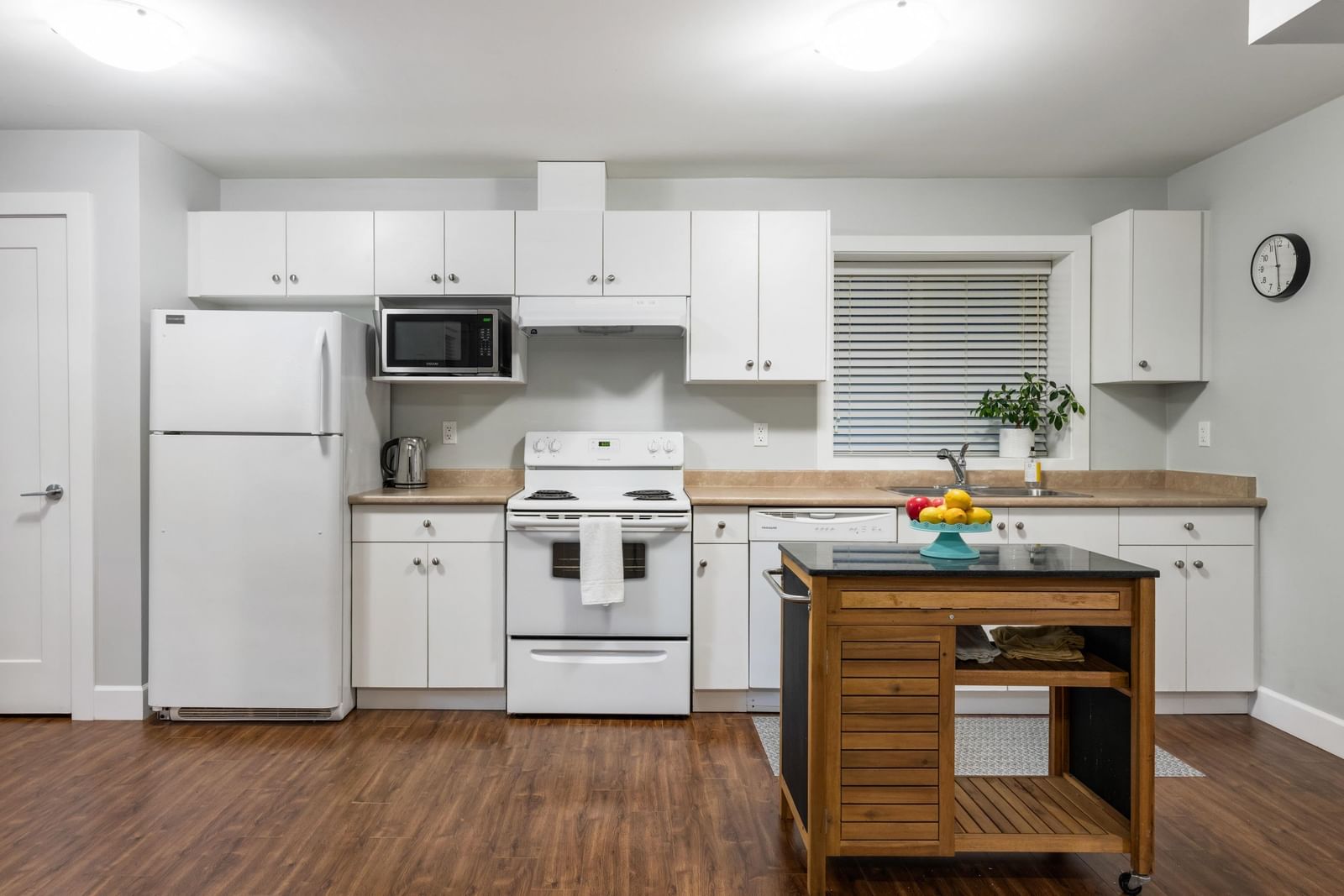 Listing Image 19